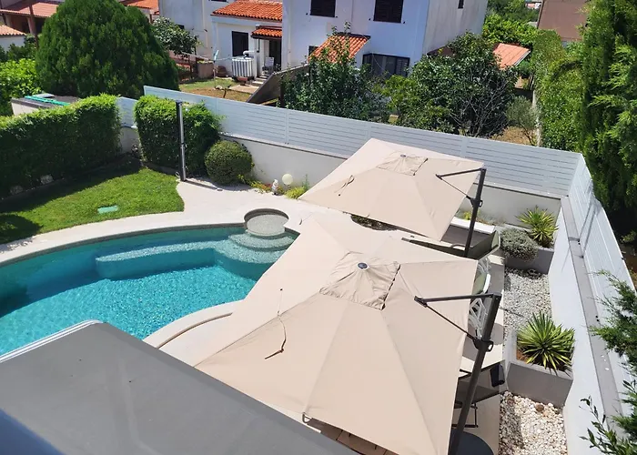 Jasmine With Swimming Pool Villa Pula