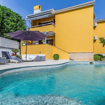 Jasmine With Swimming Pool * 普拉