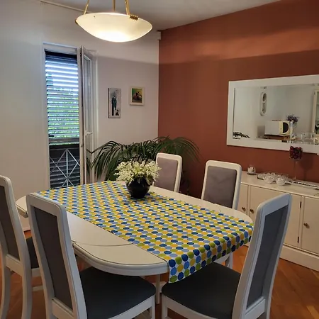 Jasmine With Swimming Pool 普拉