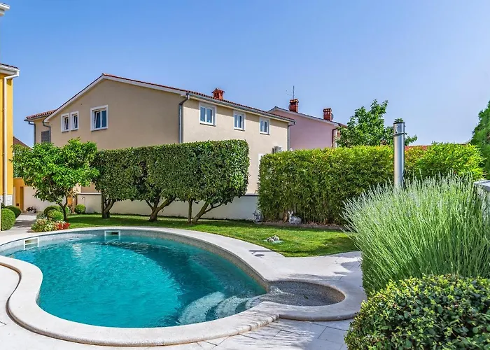 빌라 Jasmine With Swimming Pool *