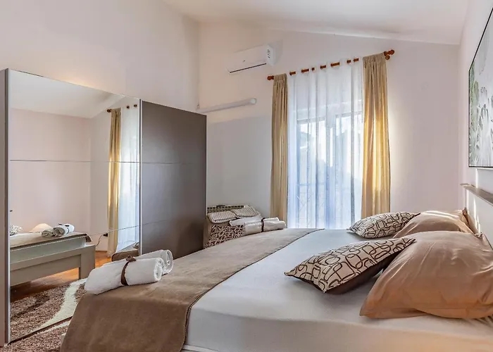 Jasmine With Swimming Pool 풀라