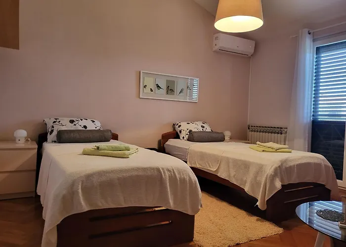 Jasmine With Swimming Pool 빌라 *